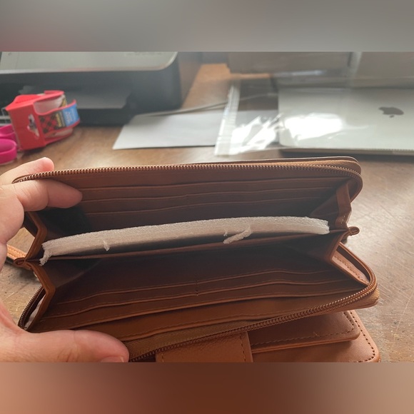 Wristlet wallet camel color nwot - Picture 3 of 6